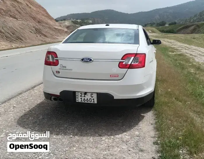 Ford Taurus