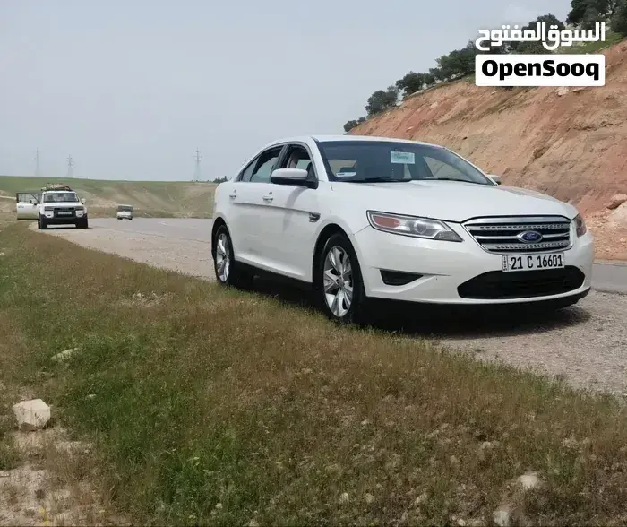 Ford Taurus 2012 photo 3