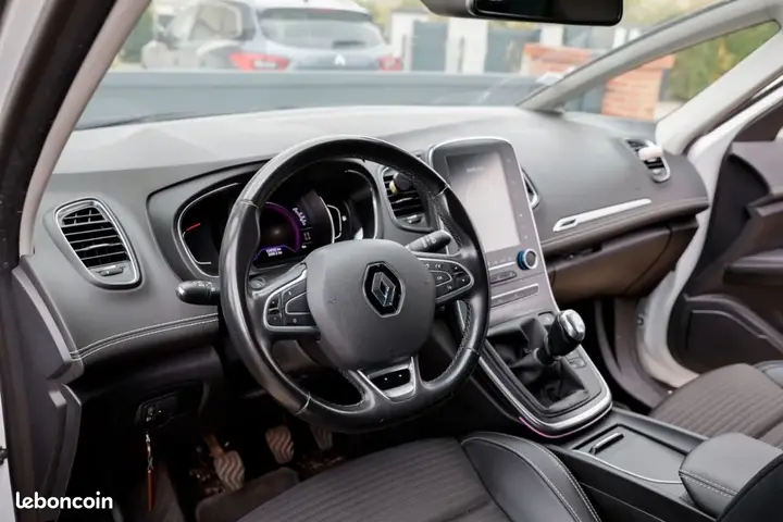 Renault Scenic 2019 photo 3