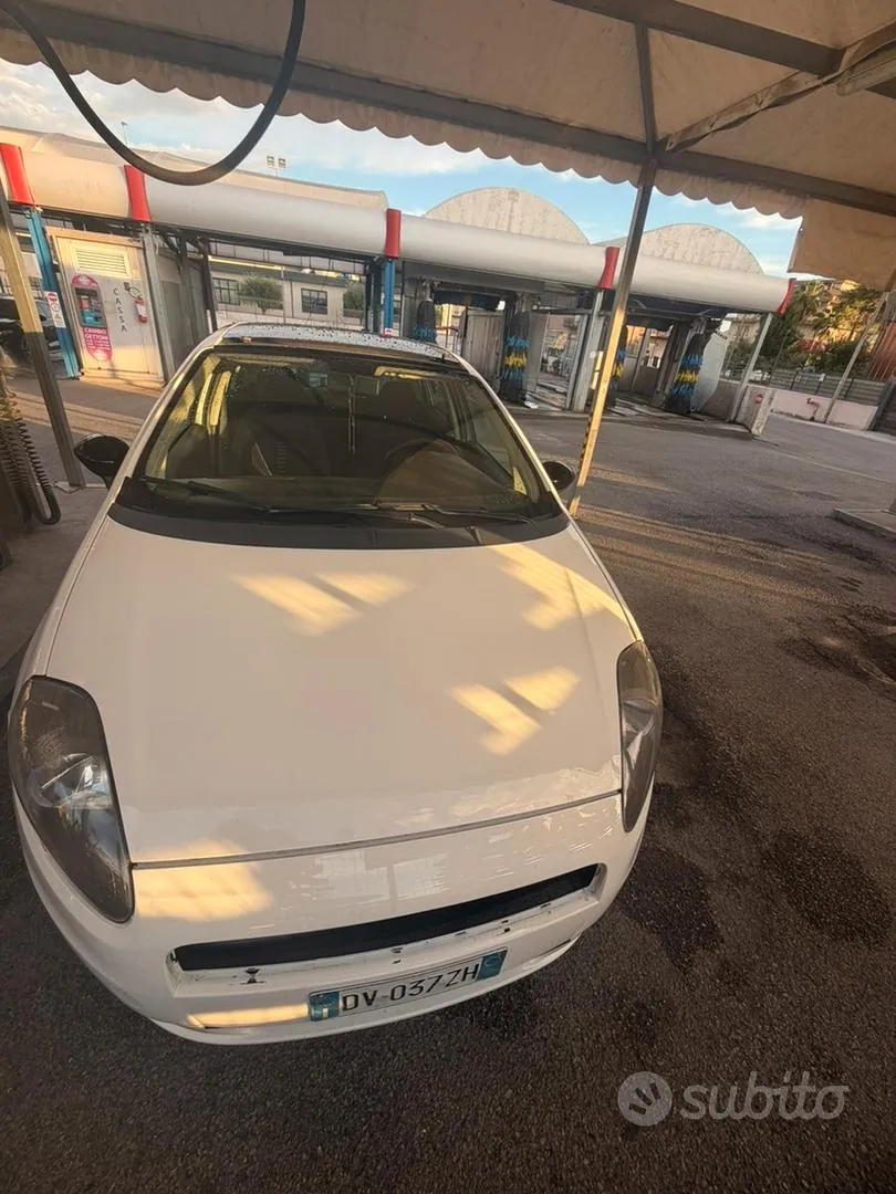 Fiat Grande Punto 2009 photo 3