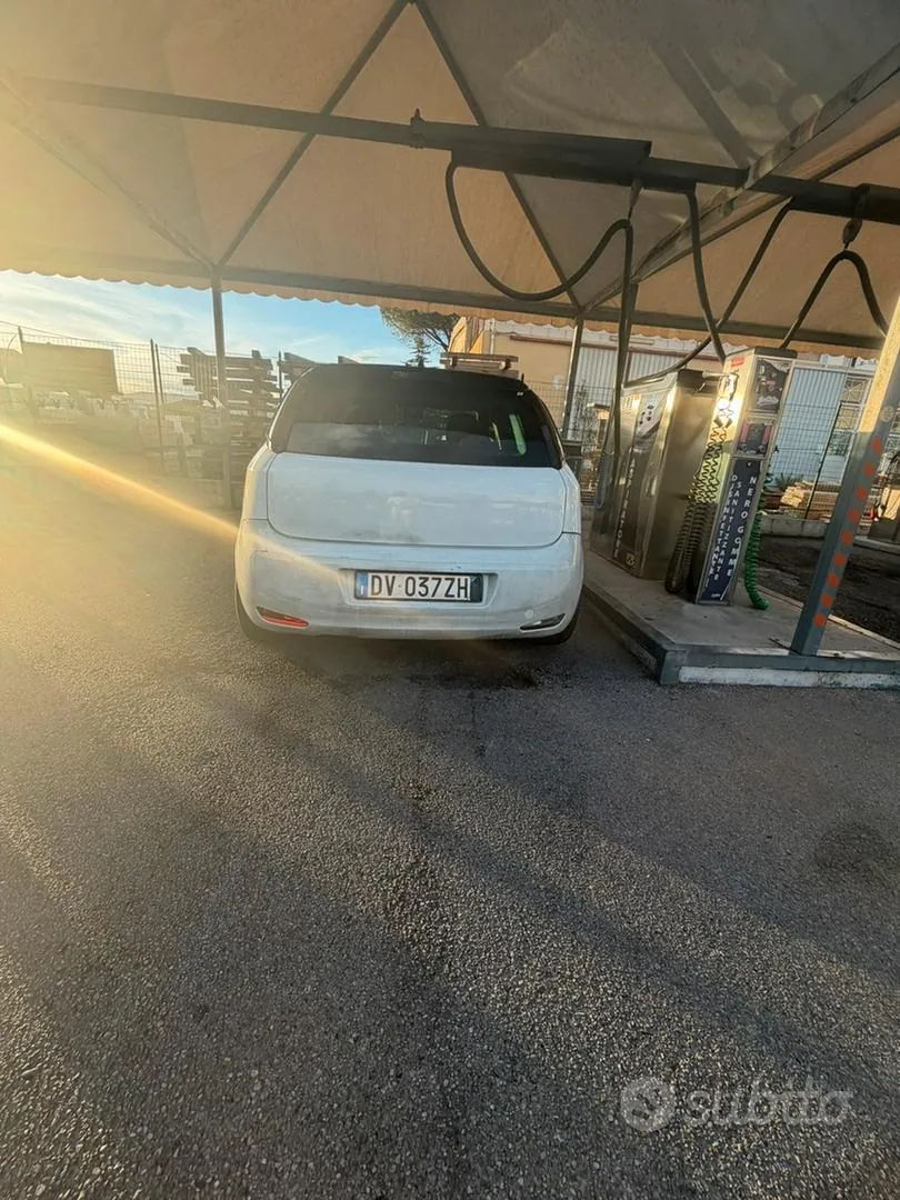 Fiat Grande Punto 2009 photo 5