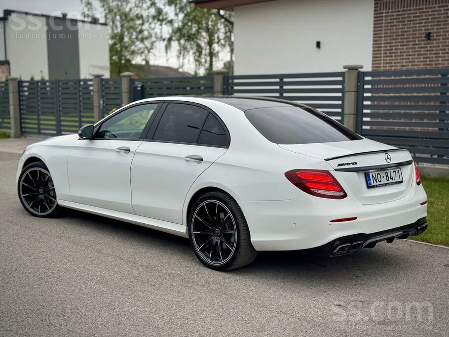 Mercedes-Benz E350D 2016 photo 3