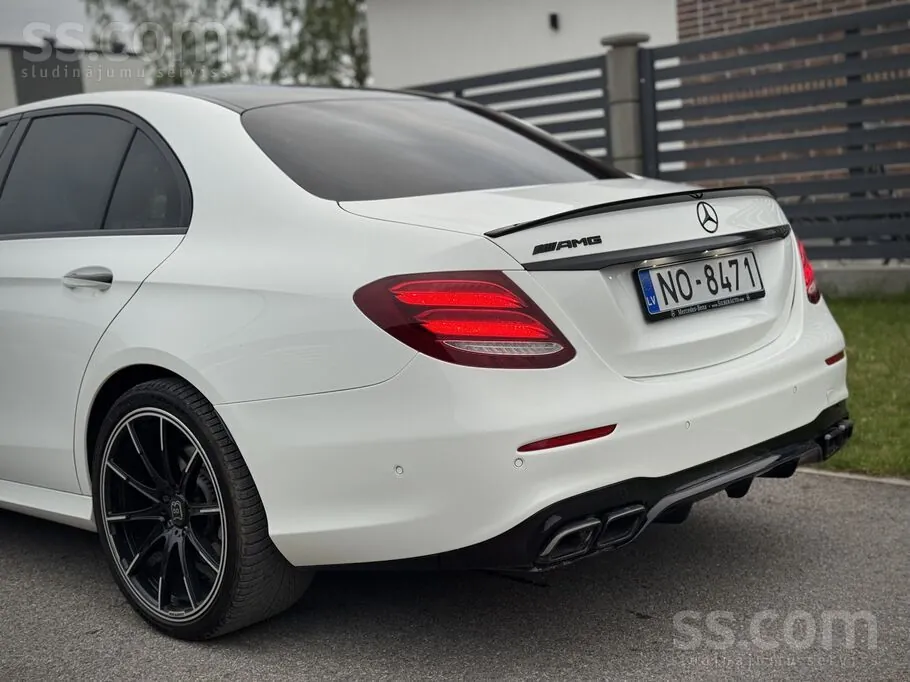 Mercedes-Benz E350D 2016 photo 4