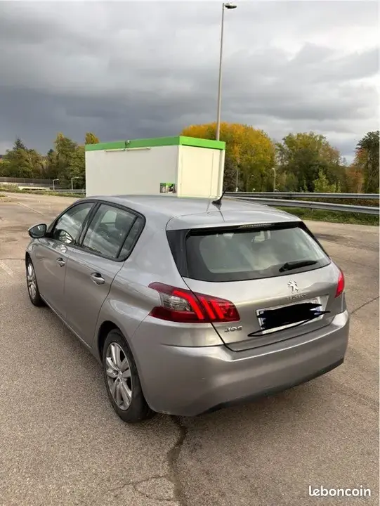 Peugeot 308 2019 photo 3