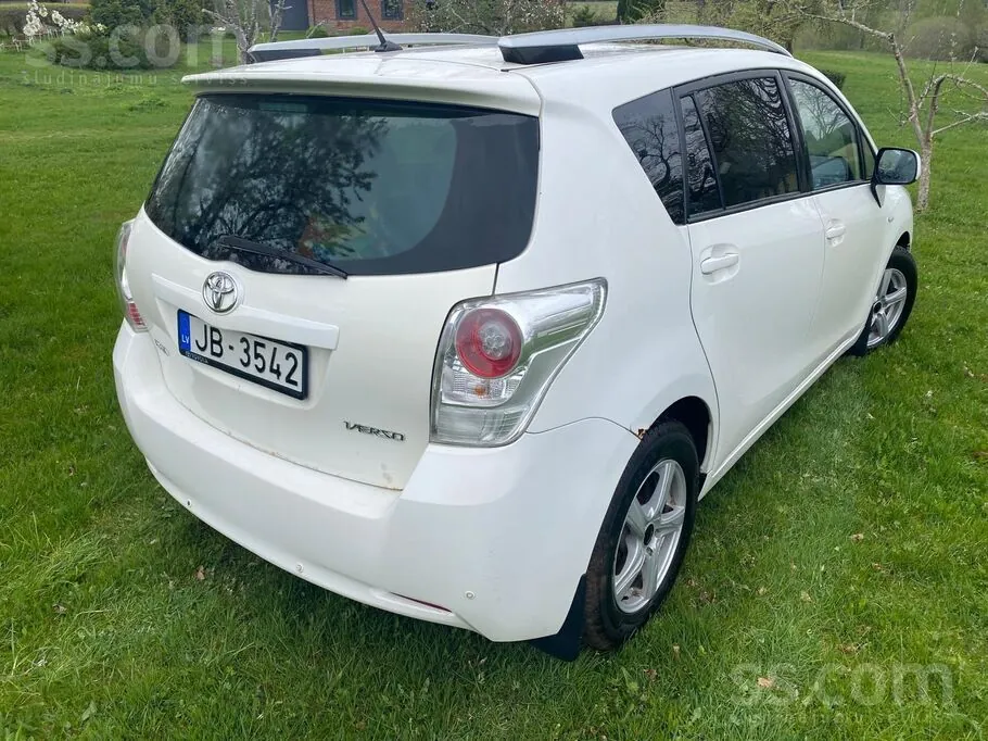 Toyota Verso 2012 photo 4