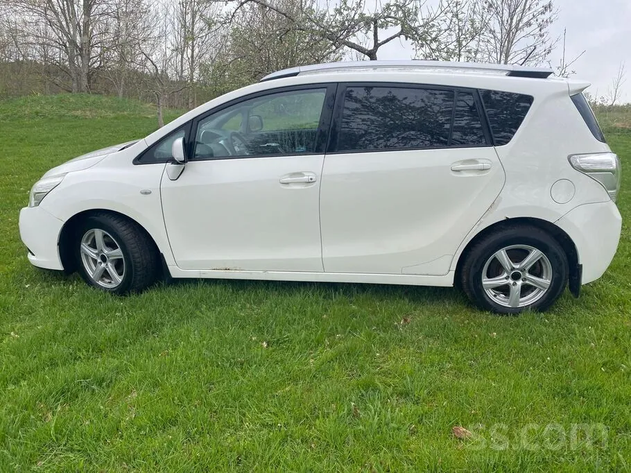 Toyota Verso 2012 photo 5