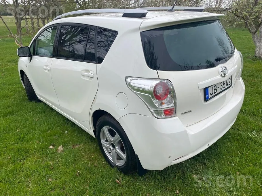 Toyota Verso 2012 photo 3