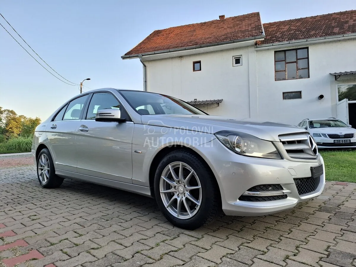 Mercedes-Benz C-Class 2011 photo 3