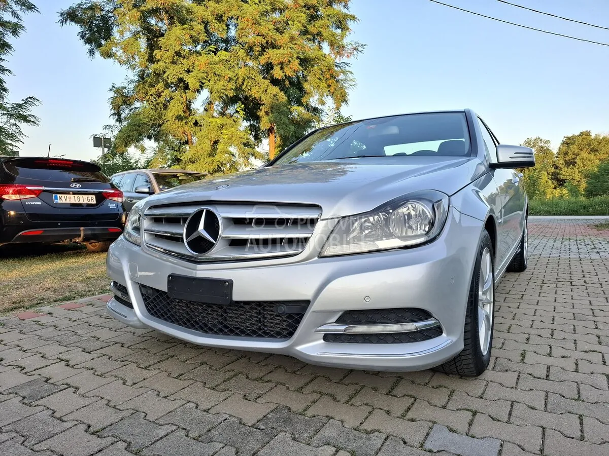 Mercedes-Benz C-Class 2011 photo 2