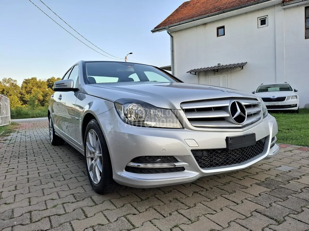Mercedes-Benz C-Class 2011 photo 4