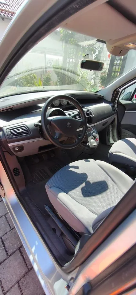Peugeot 807