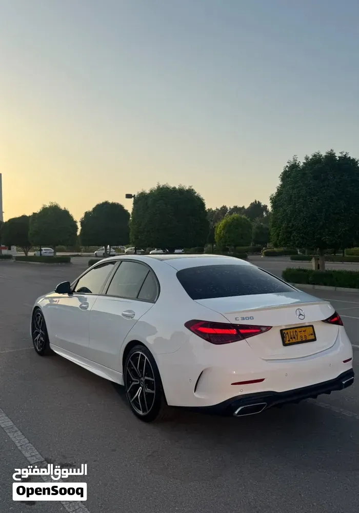 Mercedes-Benz C300 2023 photo 4