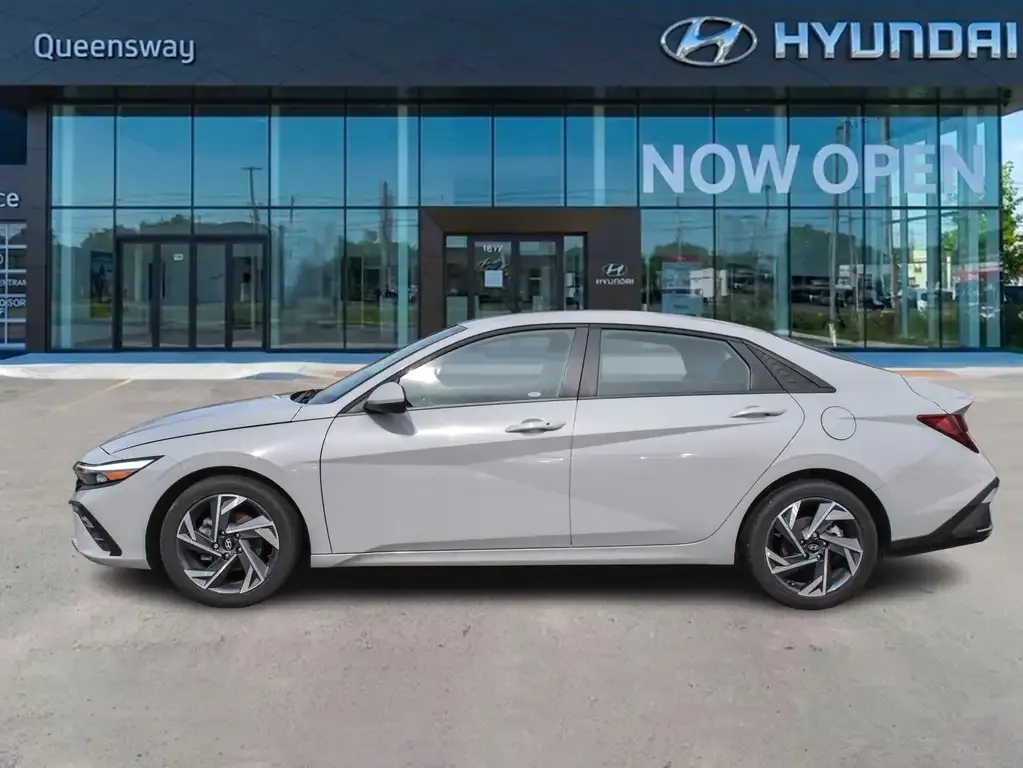 Hyundai Elantra 2025 photo 3
