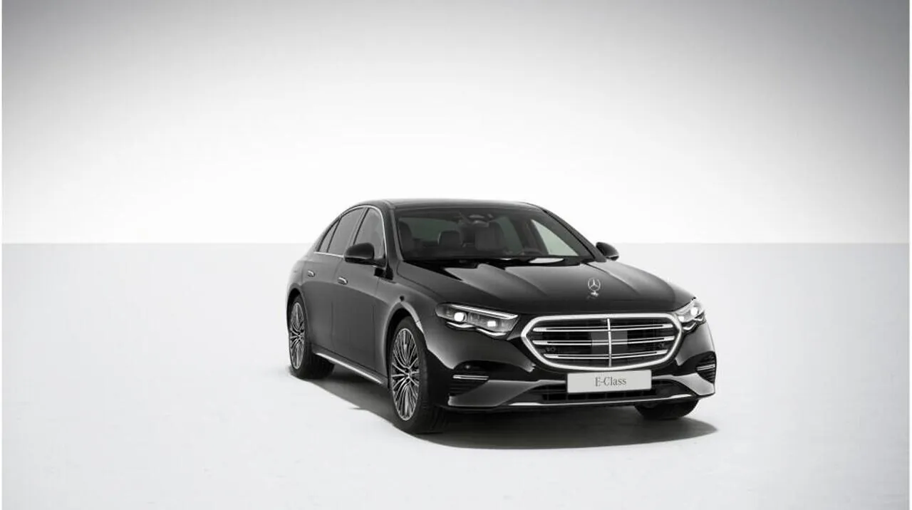 Mercedes-Benz E-Class photo 2