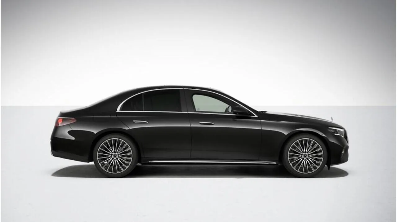 Mercedes-Benz E-Class photo 3