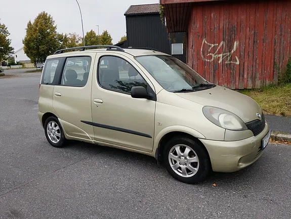 Toyota Yaris Verso 2001 photo 4