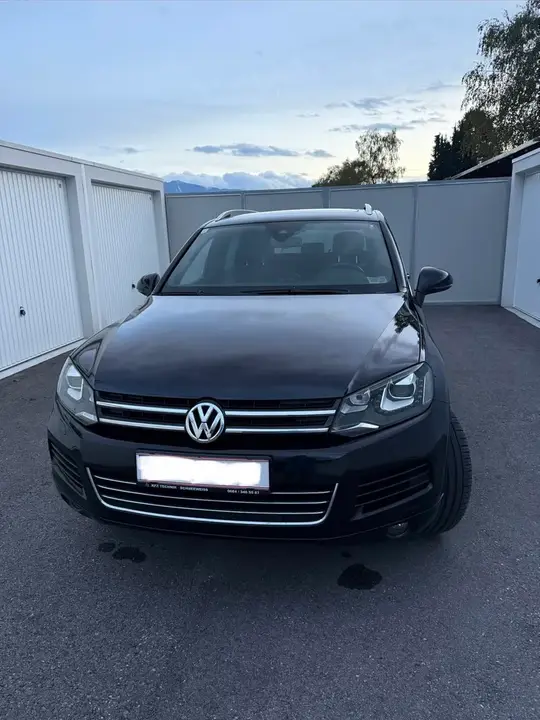 Volkswagen Touareg 2012 photo 2