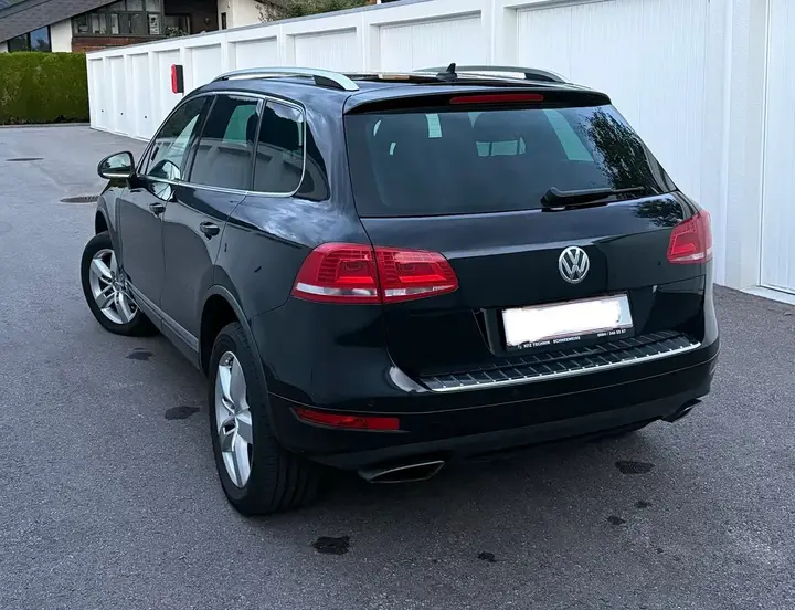 Volkswagen Touareg 2012 photo 3