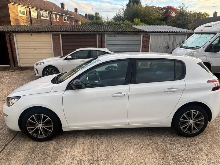 Peugeot 308 2015 photo 5