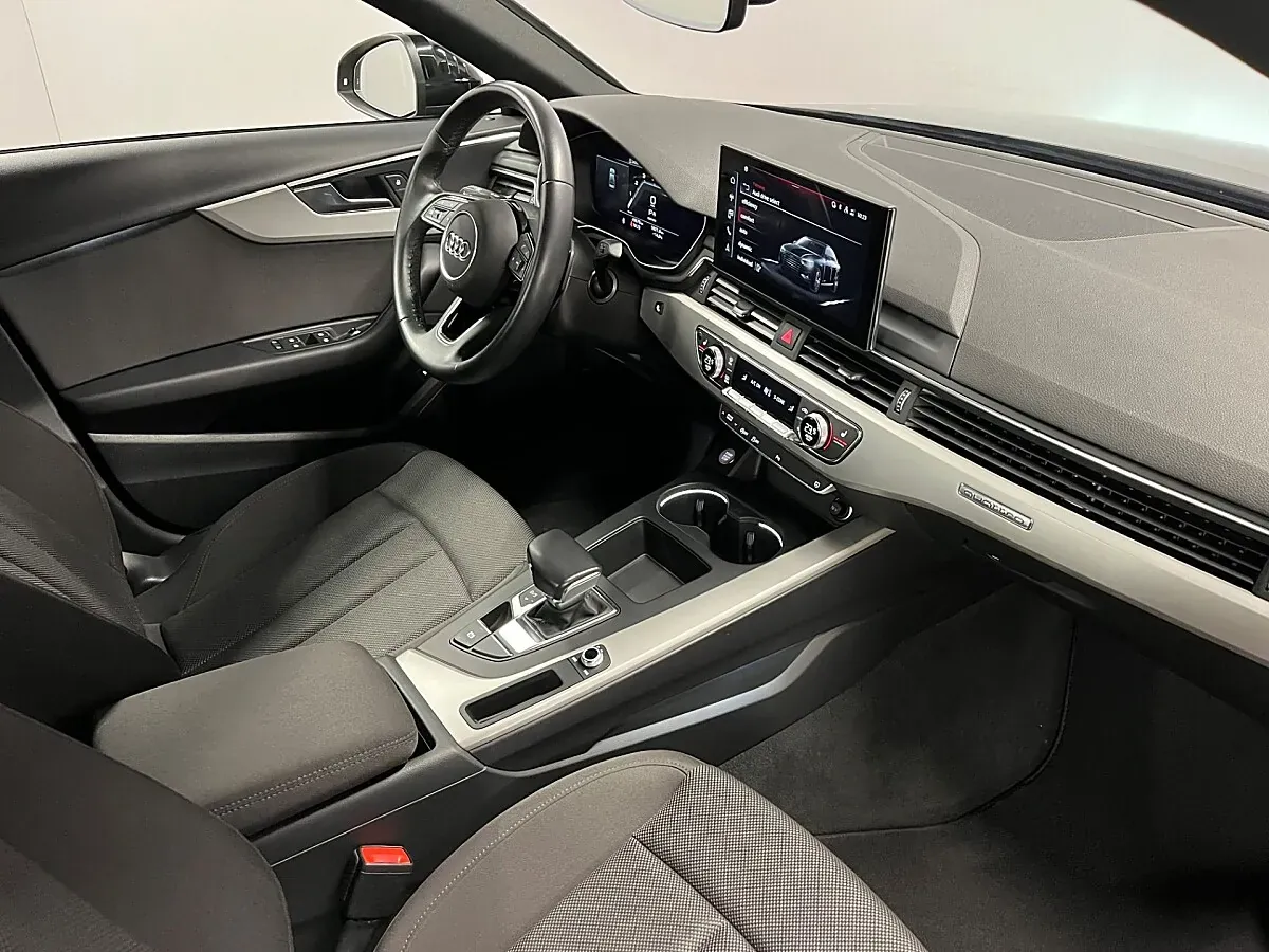 Audi A4 2023 photo 2