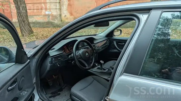 BMW 320 2009 photo 5