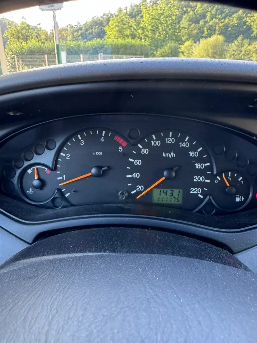 Ford Focus 2002 photo 3