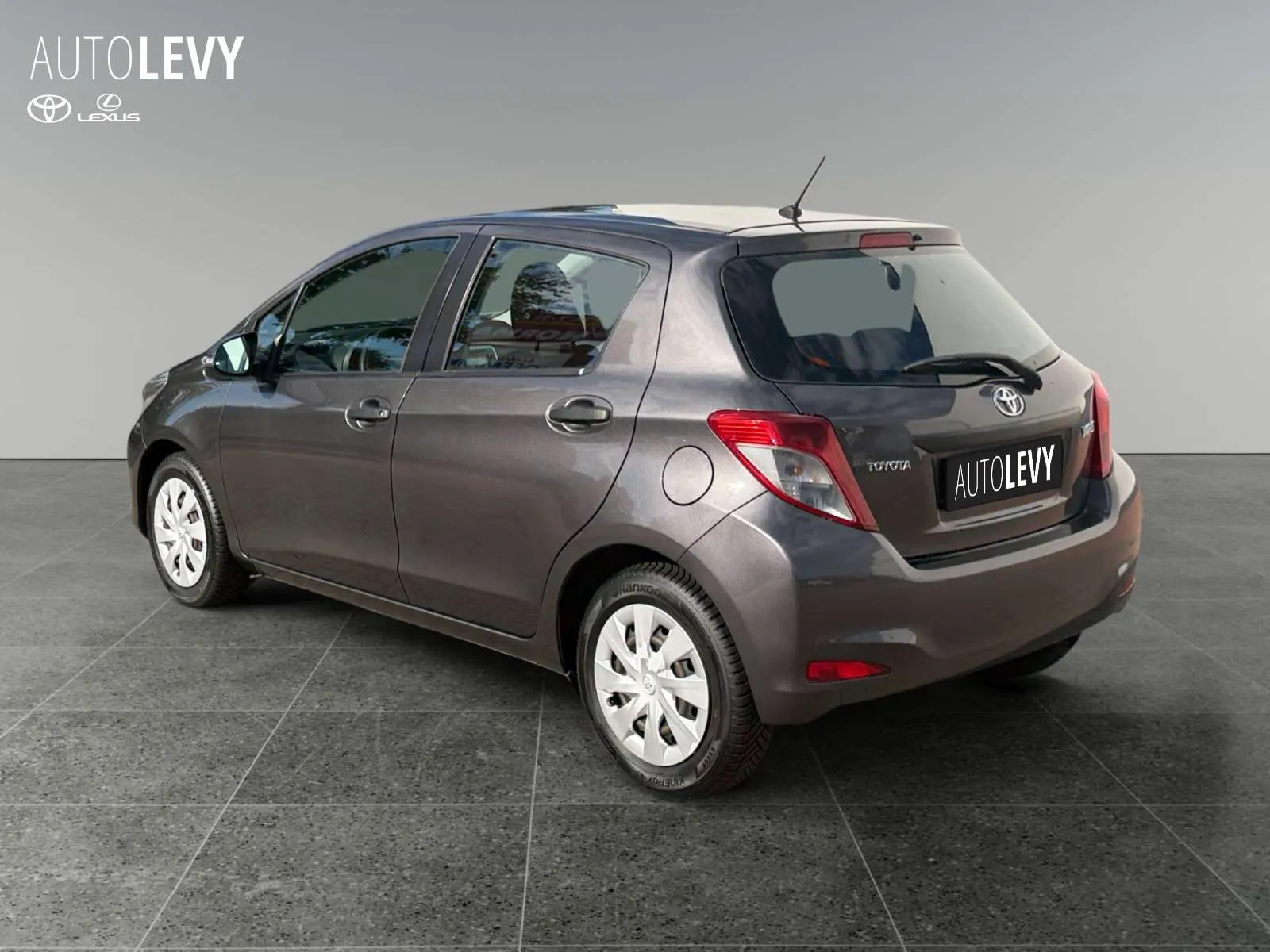 Toyota Yaris 2013 photo 4
