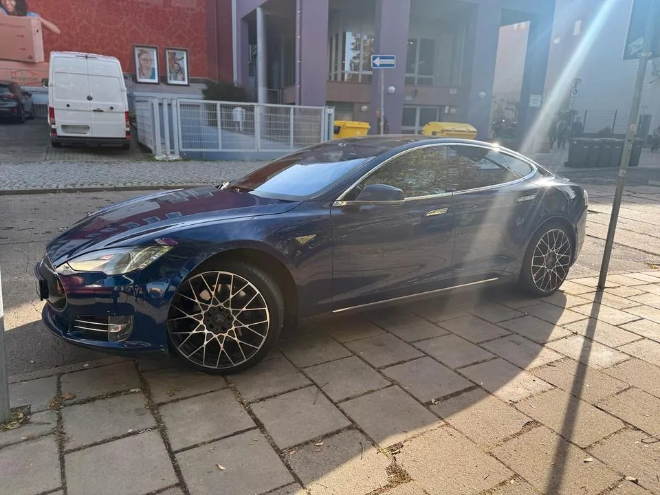 Tesla Model S