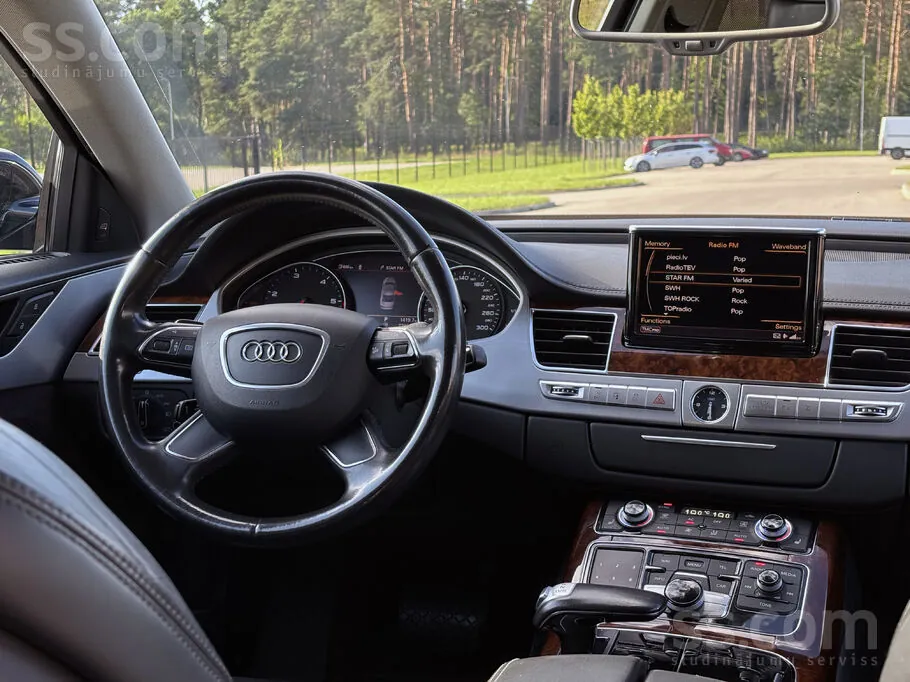 Audi A8 2010 photo 5