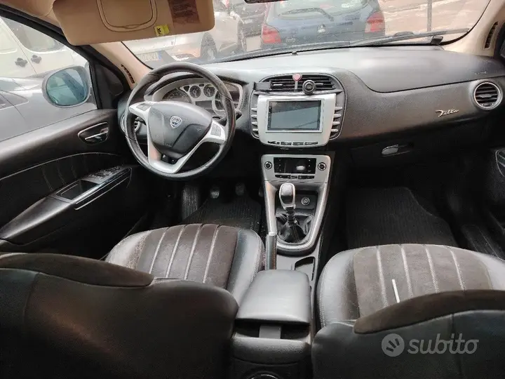 Lancia Delta 2008 photo 2