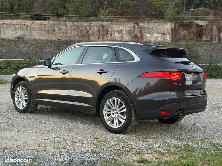 Jaguar F-Pace 2018 photo 5