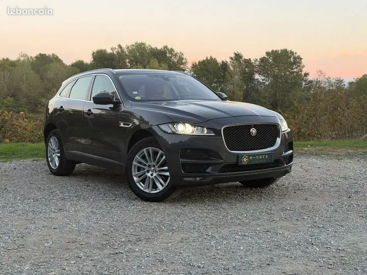 Jaguar F-Pace