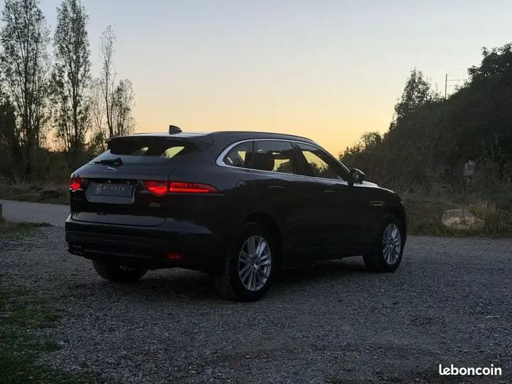 Jaguar F-Pace 2018 photo 3