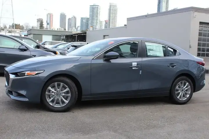 Mazda Mazda3 2026 photo 3