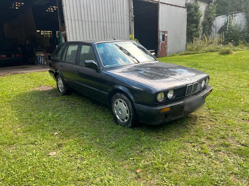 BMW E30