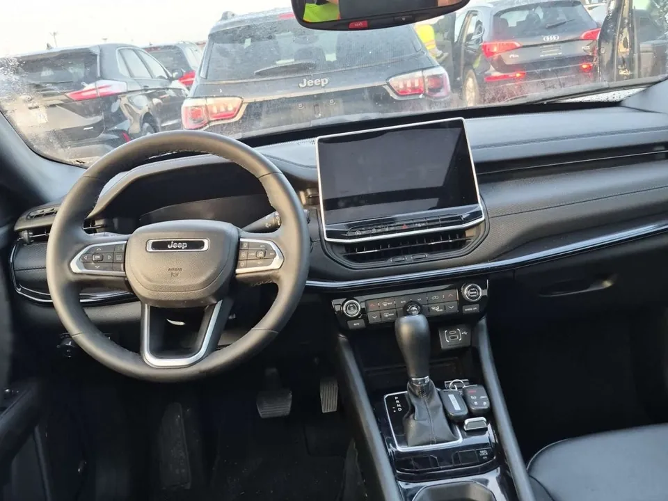 Jeep Compass 2026 photo 2
