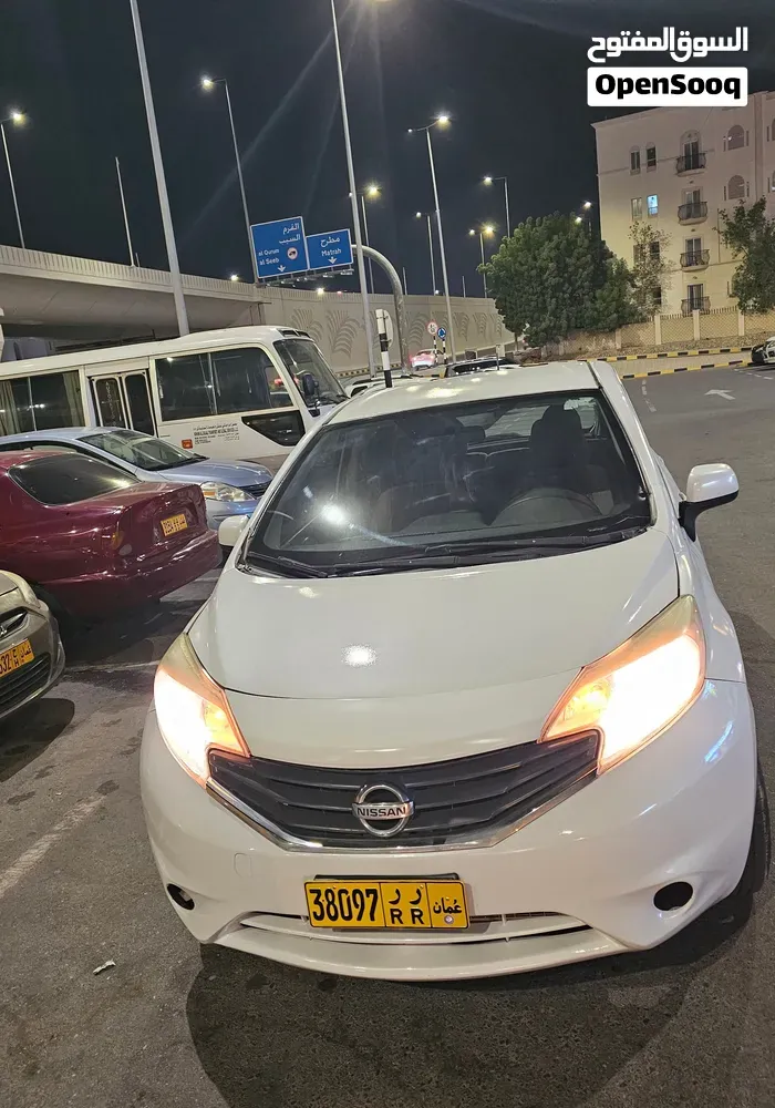 Nissan Versa 2014 photo 2