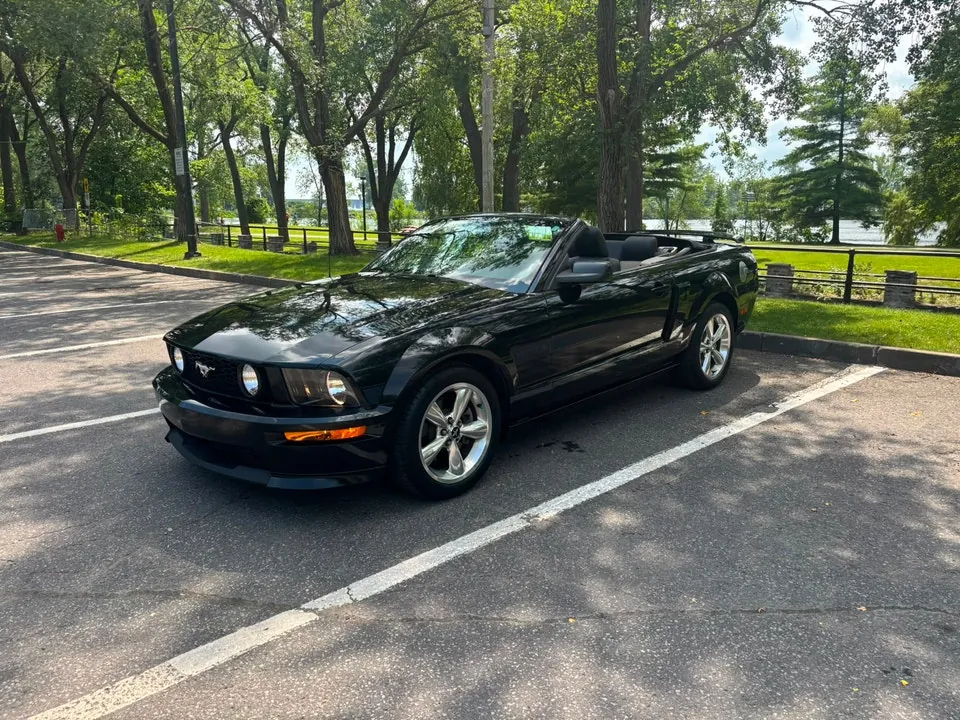 Ford Mustang 2009 photo 2