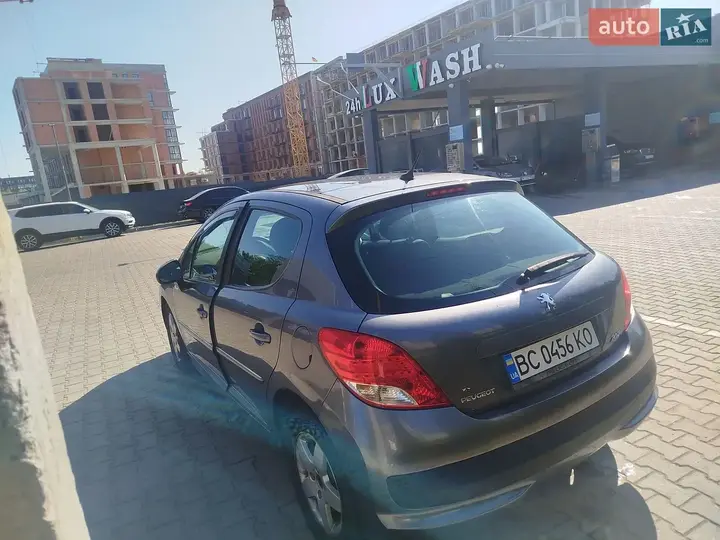 Peugeot 207 2010 photo 3