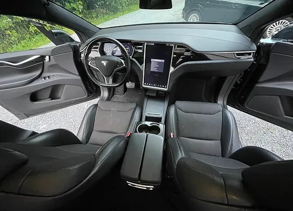 Tesla Model X 2017 photo 4