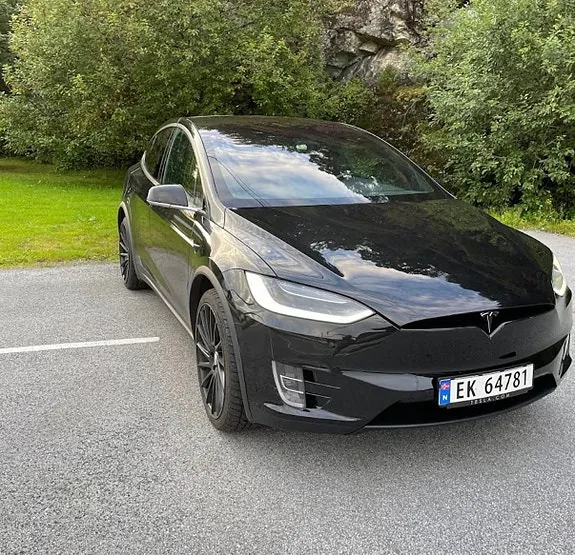 Tesla Model X 2017 photo 2