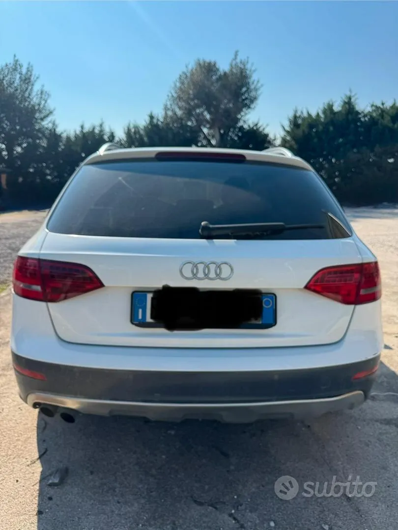 Audi A4 Allroad 2010 photo 2