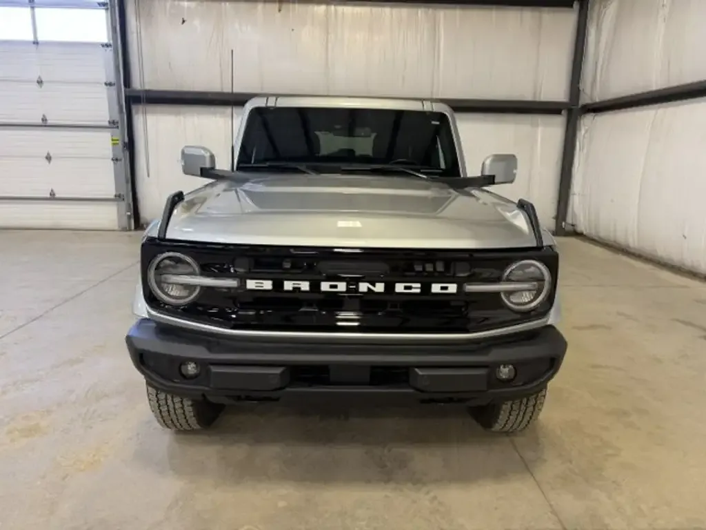 Ford Bronco 2024 photo 2