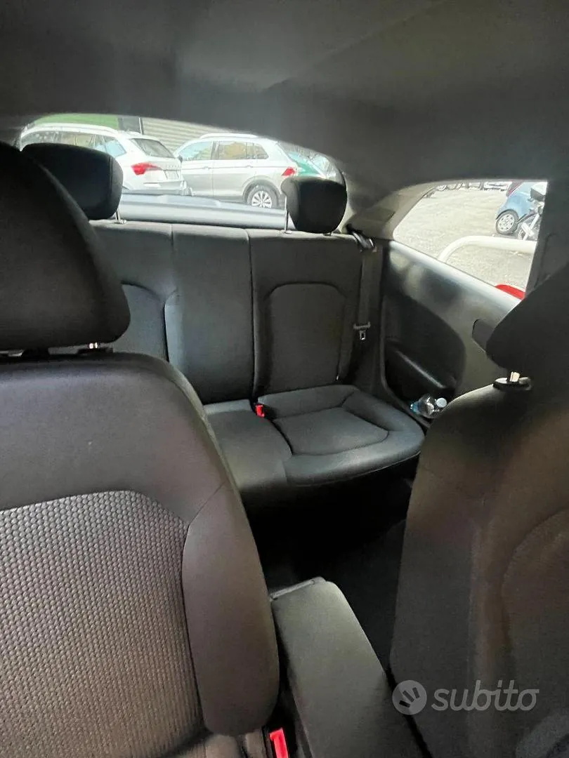 Audi A1 2015 photo 3