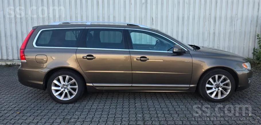 Volvo V70 2014 photo 2