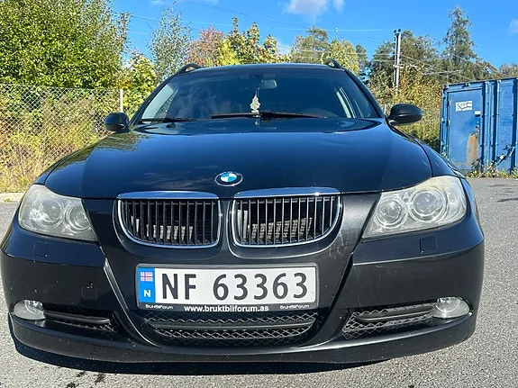 BMW 320D 2006 photo 2