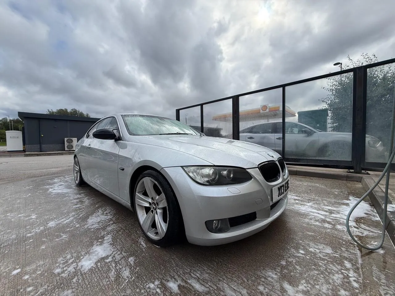 BMW 3 Series 2009 photo 2