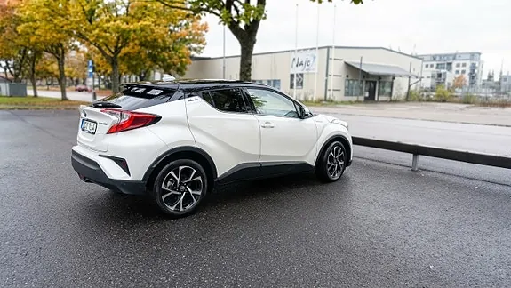 Toyota C-Hr 2019 photo 2