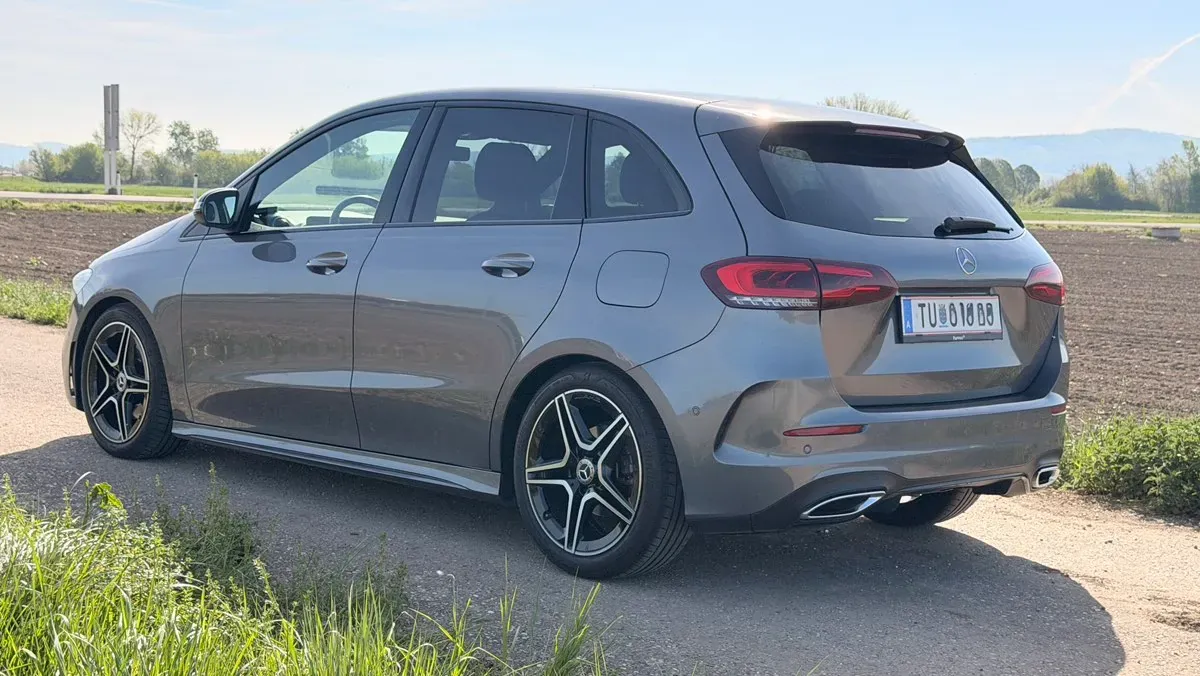 Mercedes-Benz B-Class 2019 photo 3