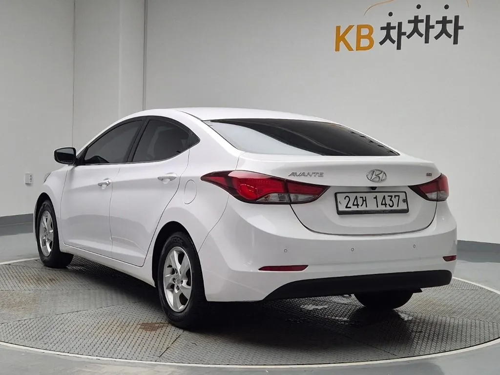 Hyundai Avante 2014 photo 2